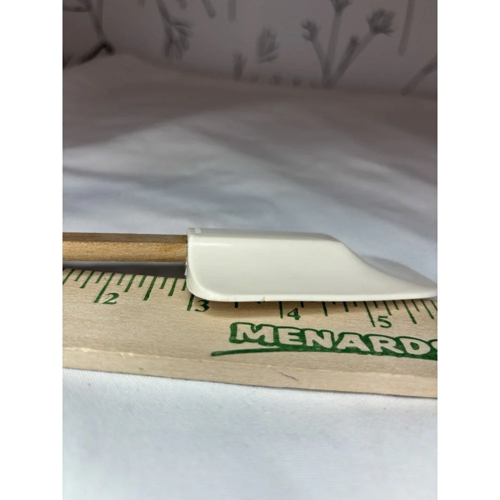EKCO White Silicone Spatula with Wood Handle